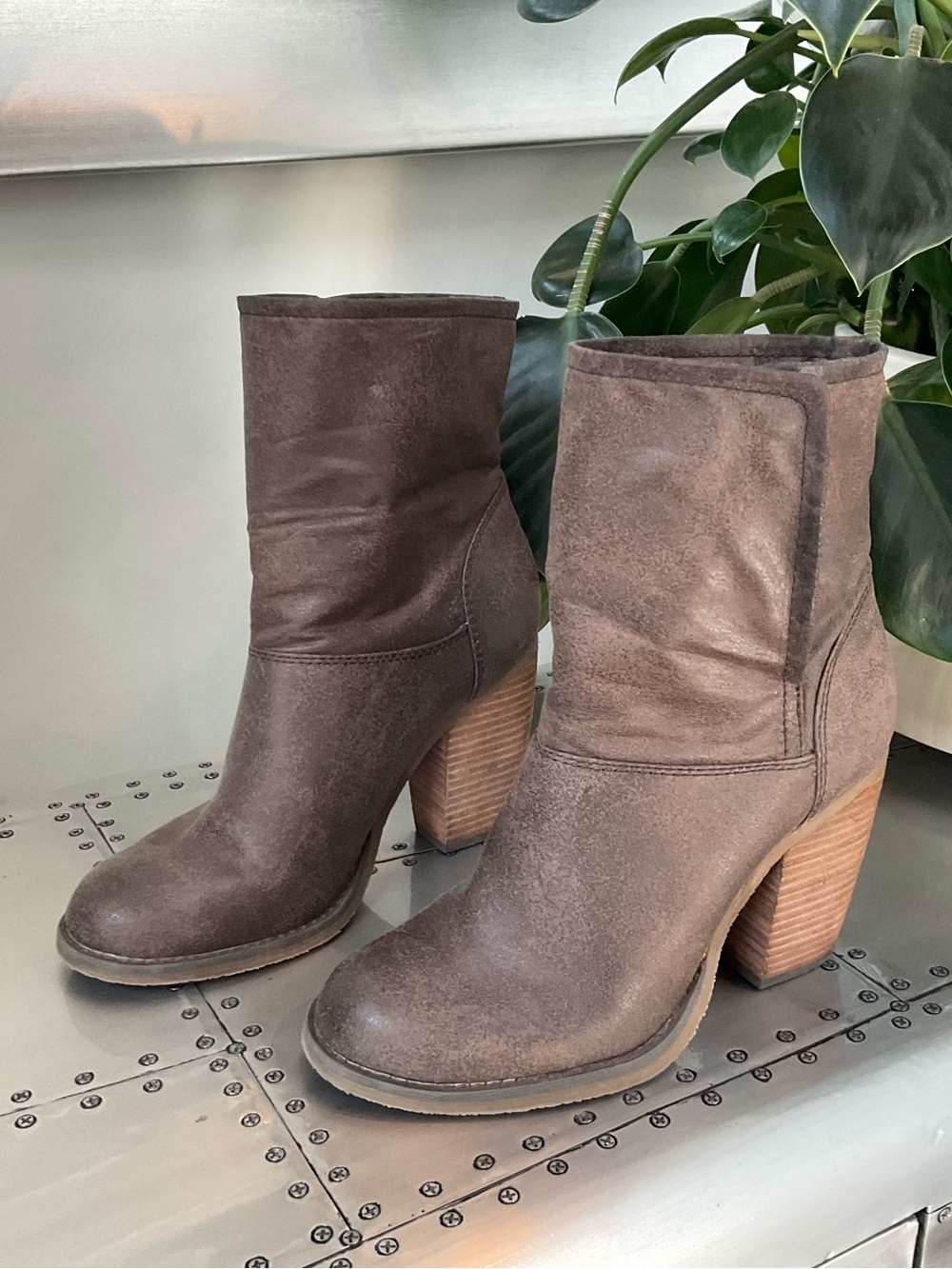 💕 HOST PICK 💕 Sbicca Brown Ankle Boots